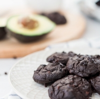 Cookies with avocado and cocoa