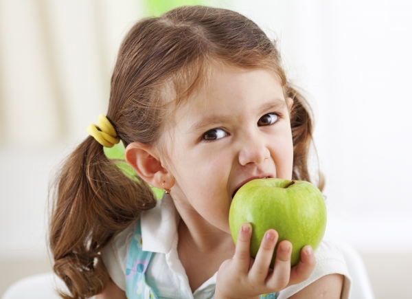 Τρόφιμα και Ποτά και η σχέση τους με την στοματική υγεία των παιδιών